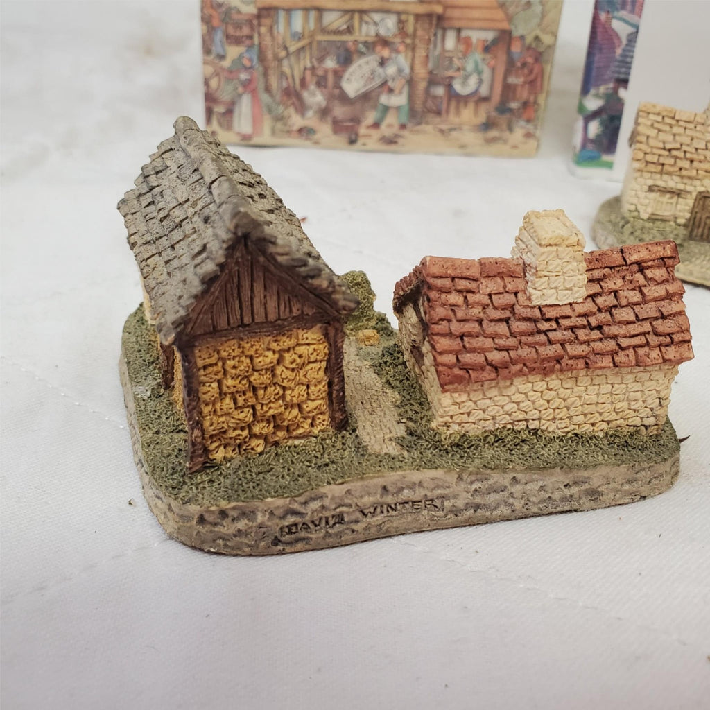David Winter Cottages Lot of 2 Haybarn with Harvest Barn Harvest Festival Book