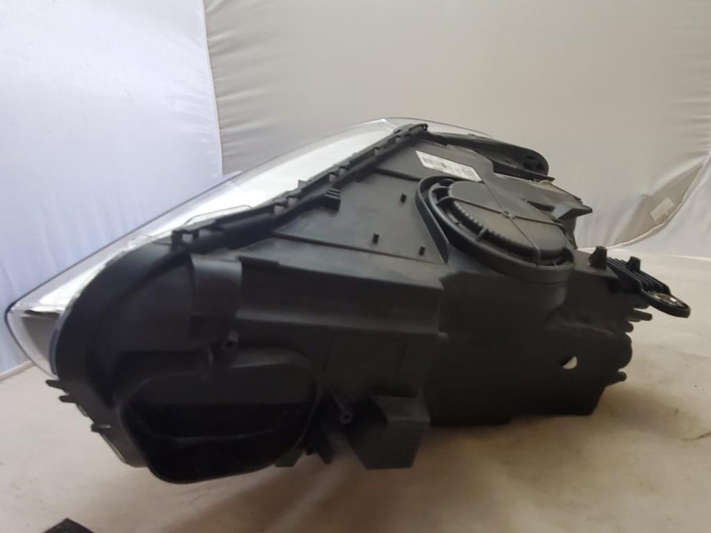 2016 - 2019 BMW X1 Right Passenger Halogen Headlight F48 OEM