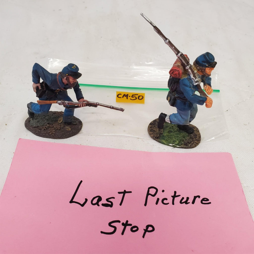 W. Britain #31355 Union Soldiers Advancing & Loading CM-50