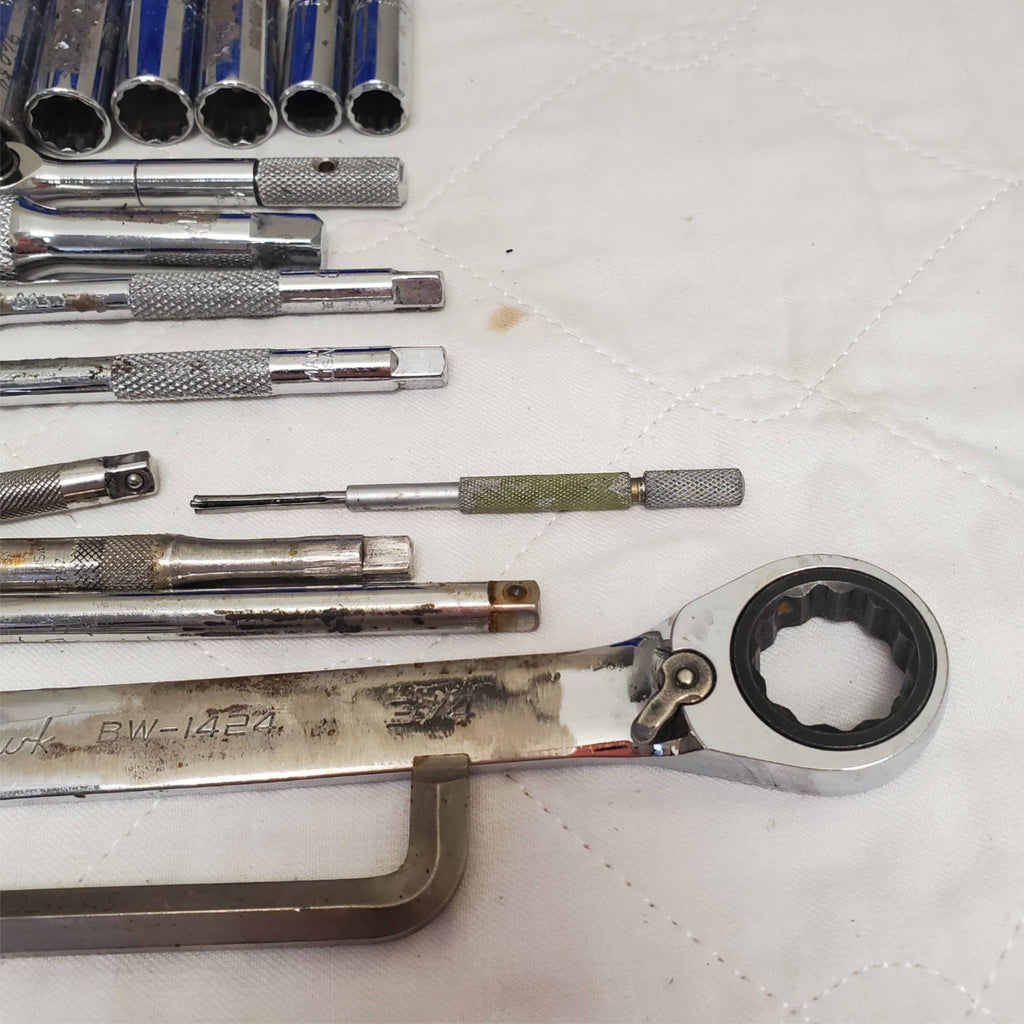 Lot of Ratcheting Wrench with Assorted Sockets Extensions Adapters LOT-387