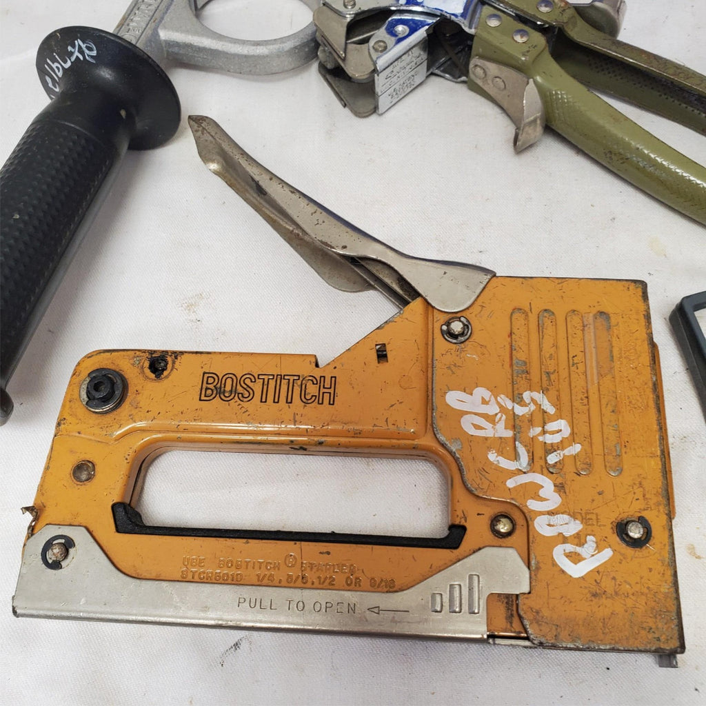 Lot of 8 Assorted Bostitch Stapler, Dividers Breaker Bar & More Tool LOT-116