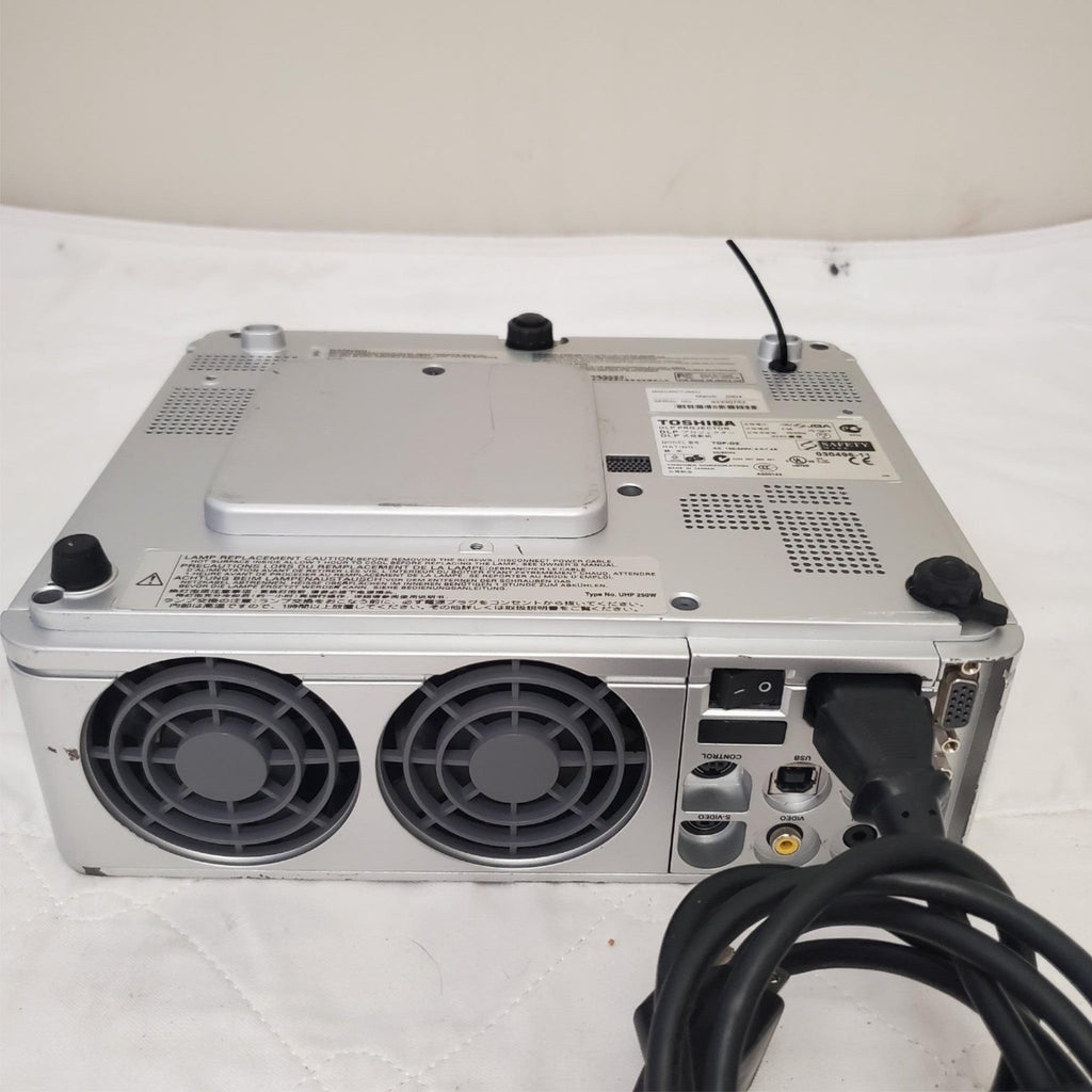 Toshiba DLF TDP-D2  Projector