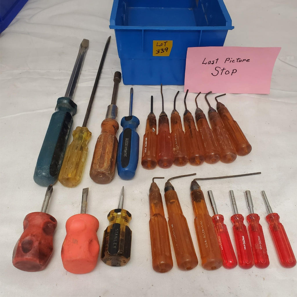 Lot of 21 Assorted Screwdriver Set & Nut Drivers LOT-339