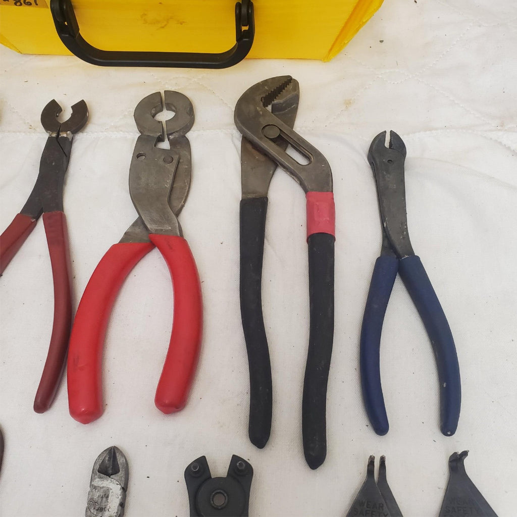 Lot of 11 Assorted Pliers Set Hand Tools for Gripping Cutting & Bending LOT-861
