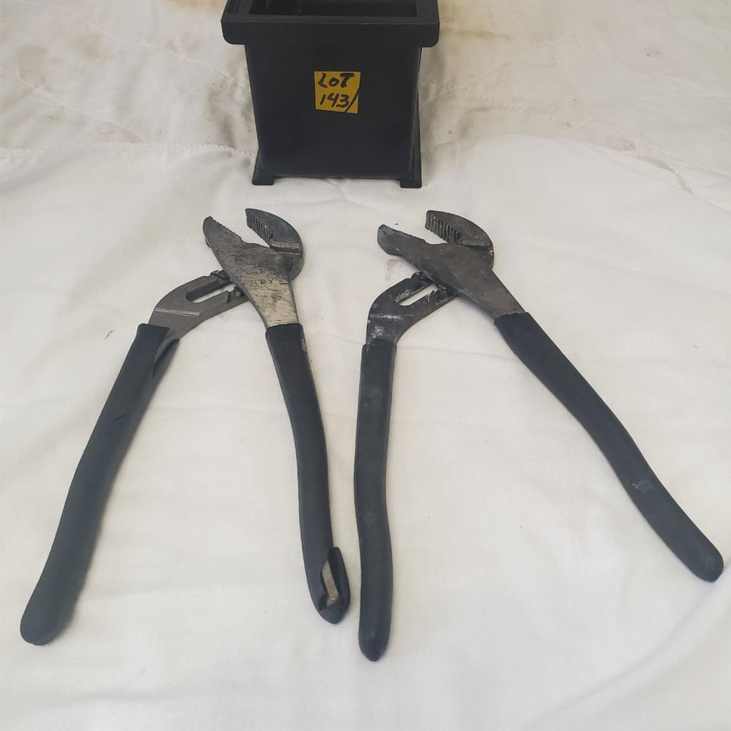Lot of 2 Groove Joint Pliers LOT-143
