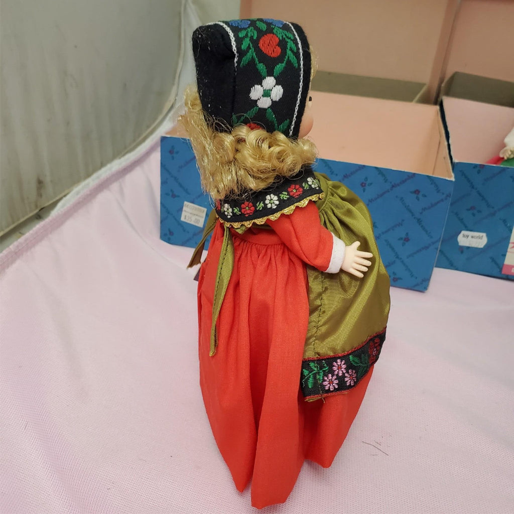 Set Of 5 Madame Alexander Friends From Foreign Lands Collection Dolls