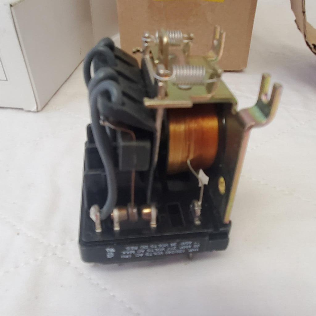 Potter & Brumfield PMT-17DY Relay 24 VDC 120/240 Volts LOT-381