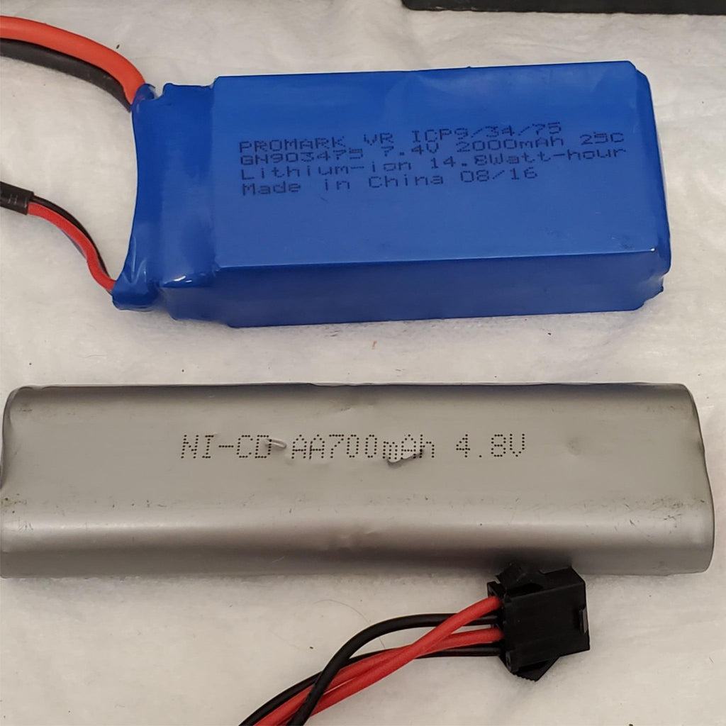 Lot of Various type of NiMH NiCD Universal Battery Package & Aluminium Capacitor