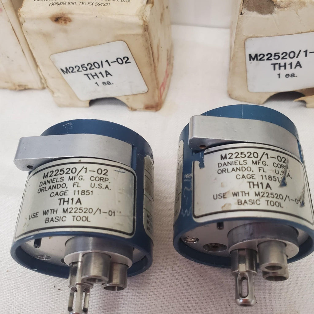 Set of 2 DMC M22520/1-02 TH1A Turret Head Positioner LOT-974
