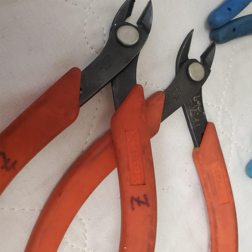 Lot of 31 Assorted Side Cutting Pliers LOT-406