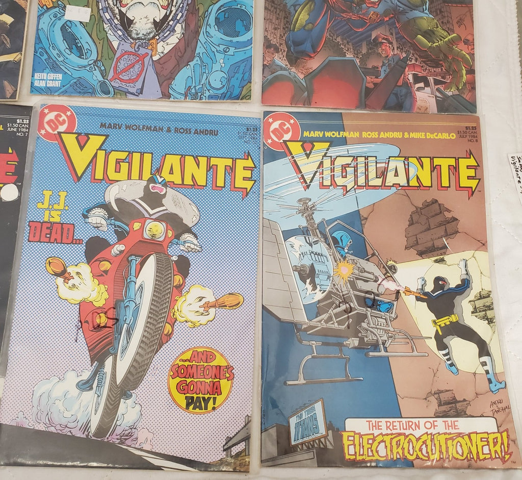 Lot of 12 Vampirella American Vampire Stalkers Lobo & Other Comic Books #14