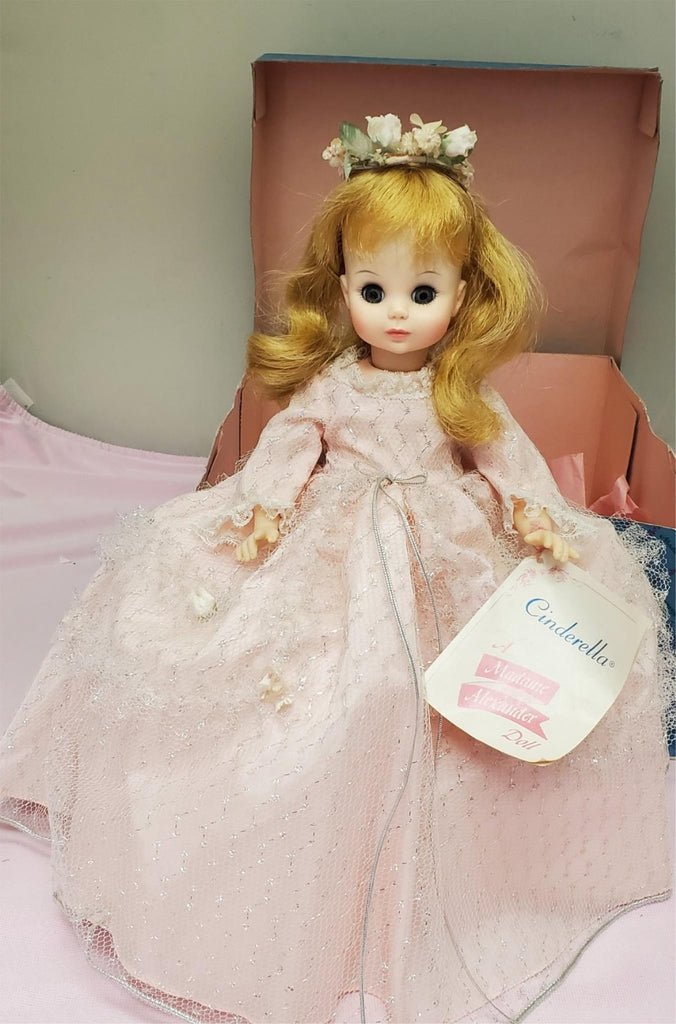 Madame Alexander #1546 Cinderella Doll with Box & Stand