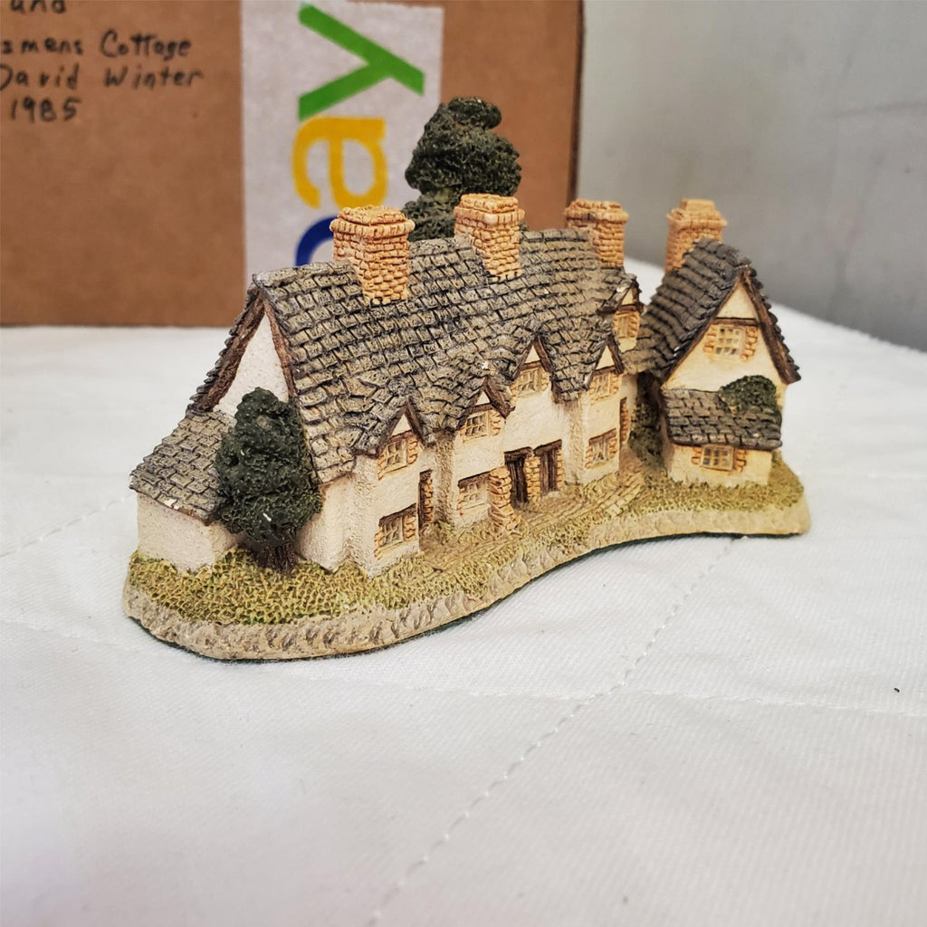 David Winter's Cottage Hogs Head Beer House 1985 & Craftsmens Cottages 1985