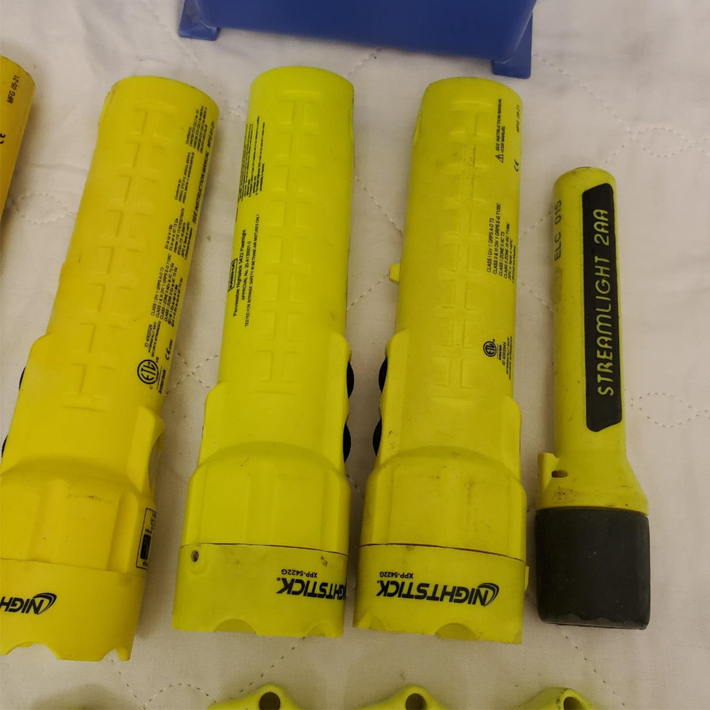 Lot of 11 Streamlight Flashlight LED LOT-82