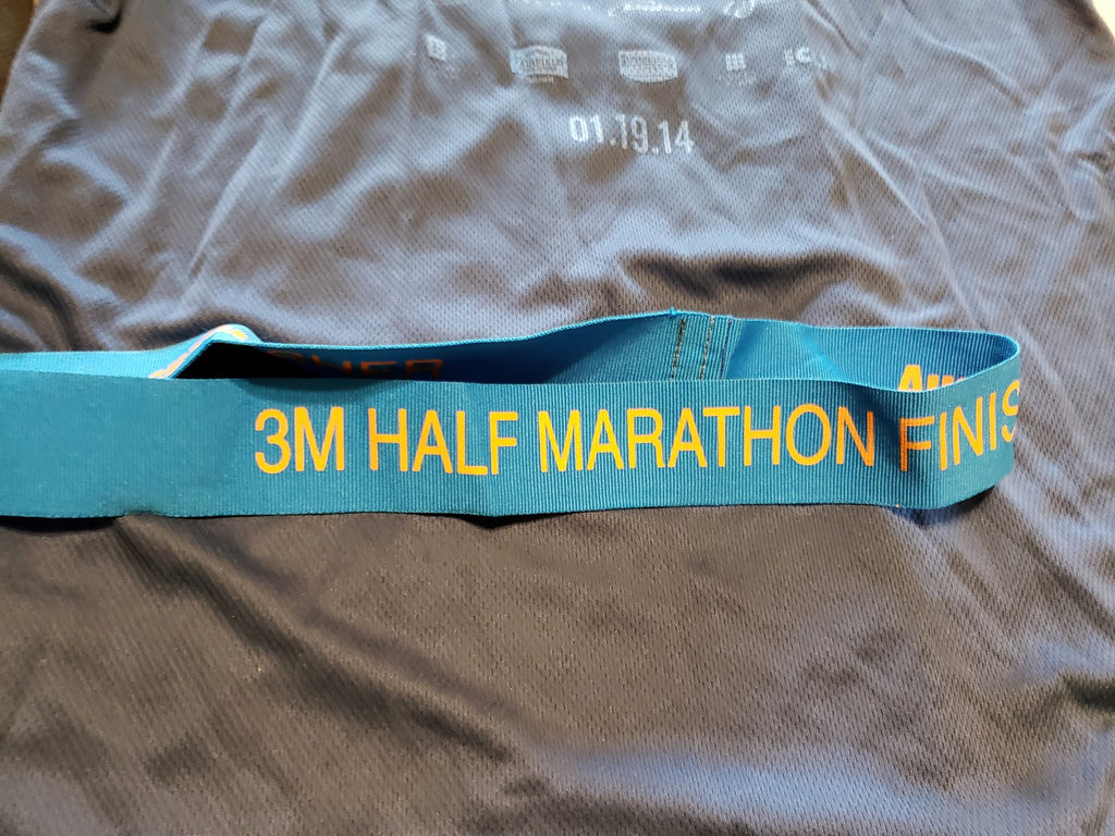 Used Rock NRoll San Antonio 3M Half Marathon Austin Texas Finisher Medal T-Shirt