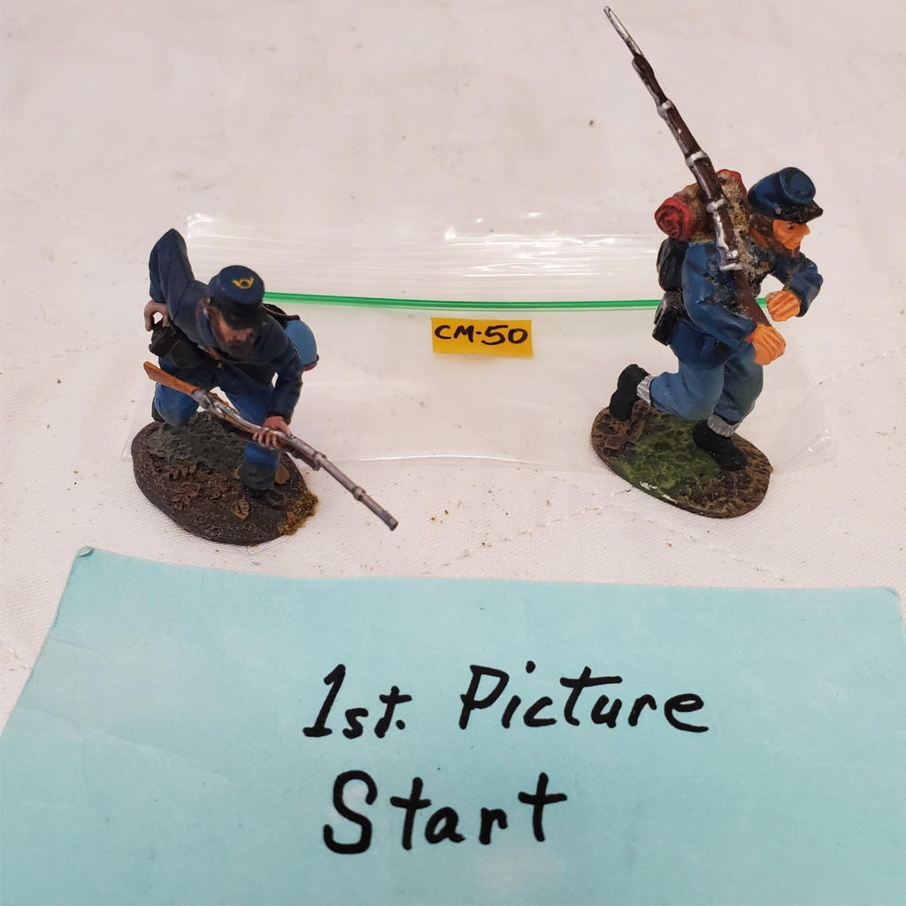 W. Britain #31355 Union Soldiers Advancing & Loading CM-50