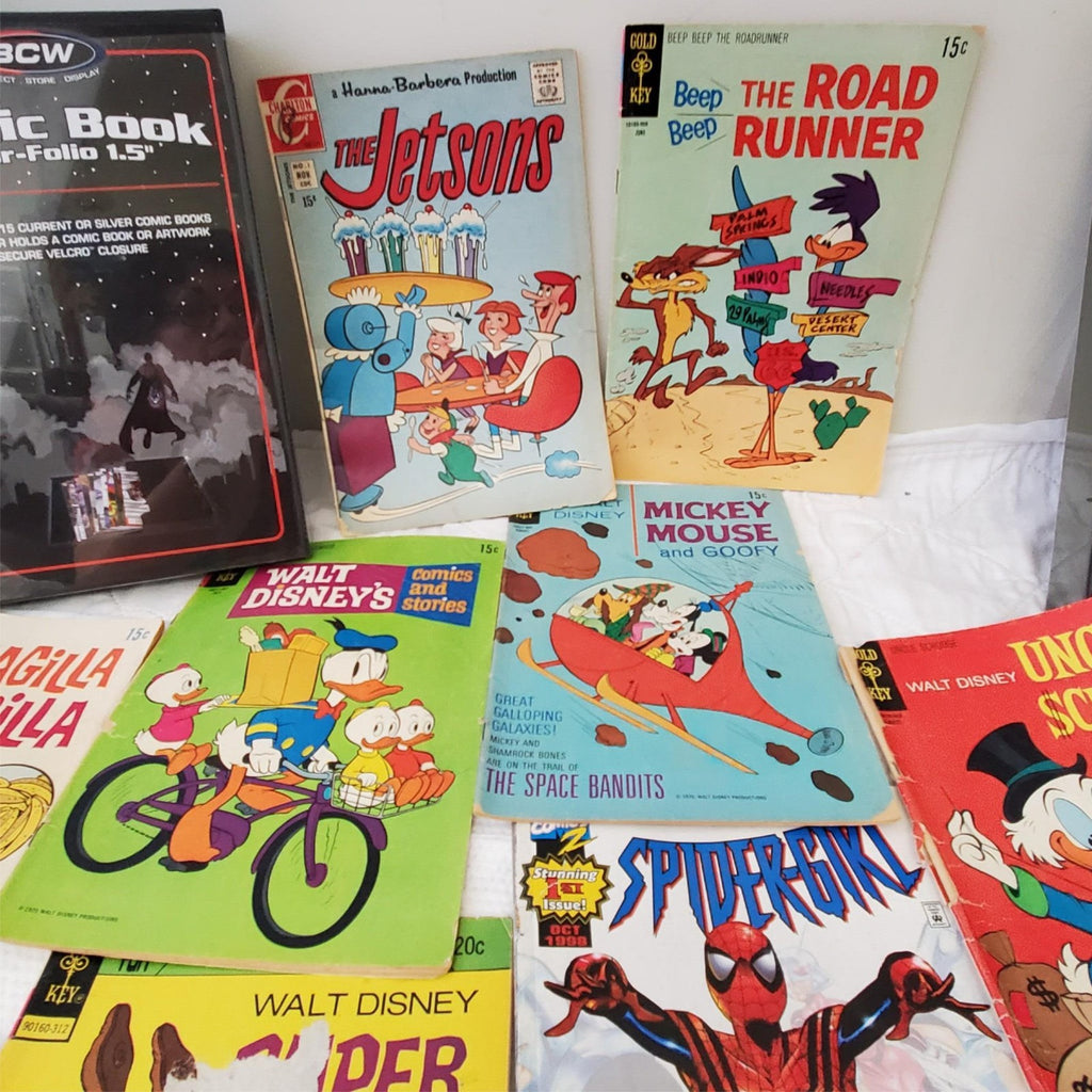 Lot of Spider-Man, X-Men, Batman & other Comic Books With Book Holder