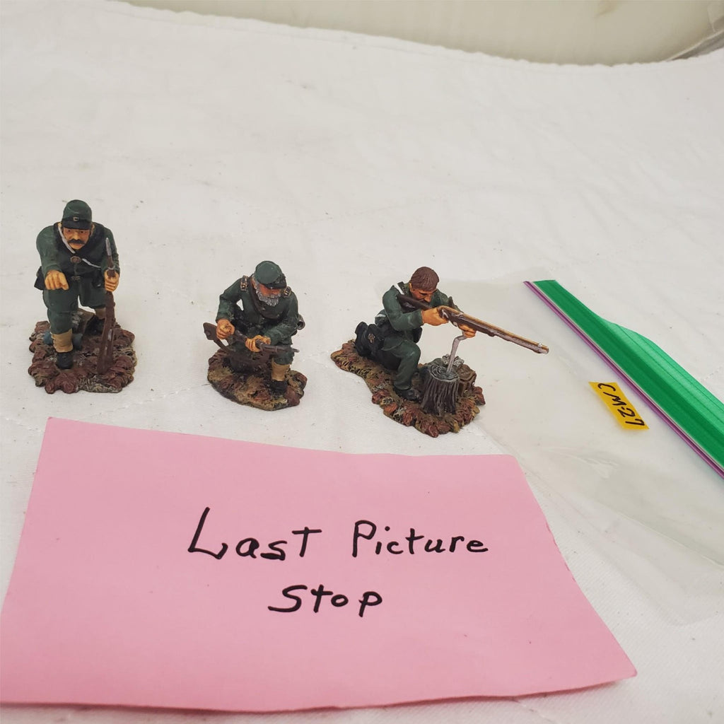 Set of 3 W Britain #17533 Retired a Good Shot Mounted CM-27