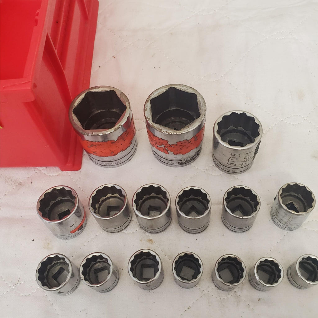 Lot of 16 Assorted Snap-On Drive 12-Point Sockets LOT 531