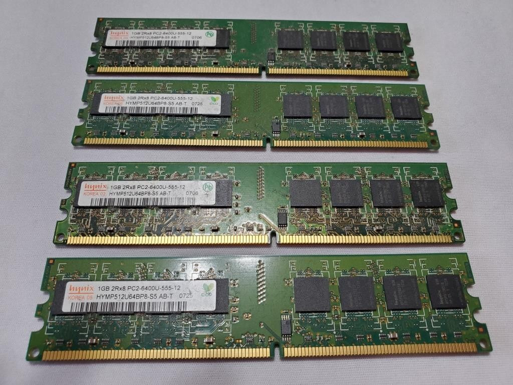 Lot of 4 - Hynix HYMP512U64BP8-S5 1GB PC2-6400U DDR-400 Server Memory Module