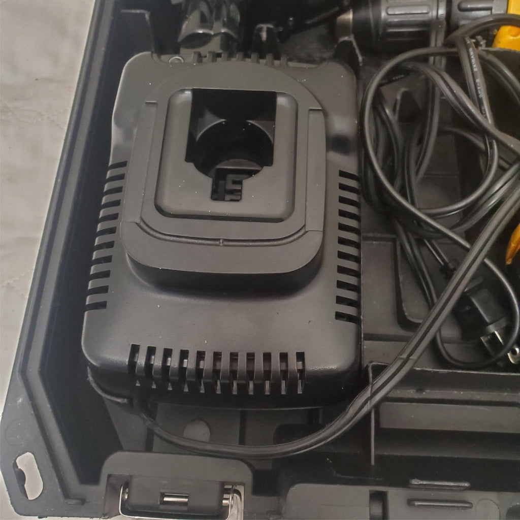 Dewalt 18V DC759 Cordless Drill Impact Driver Kit With Case LOT-516