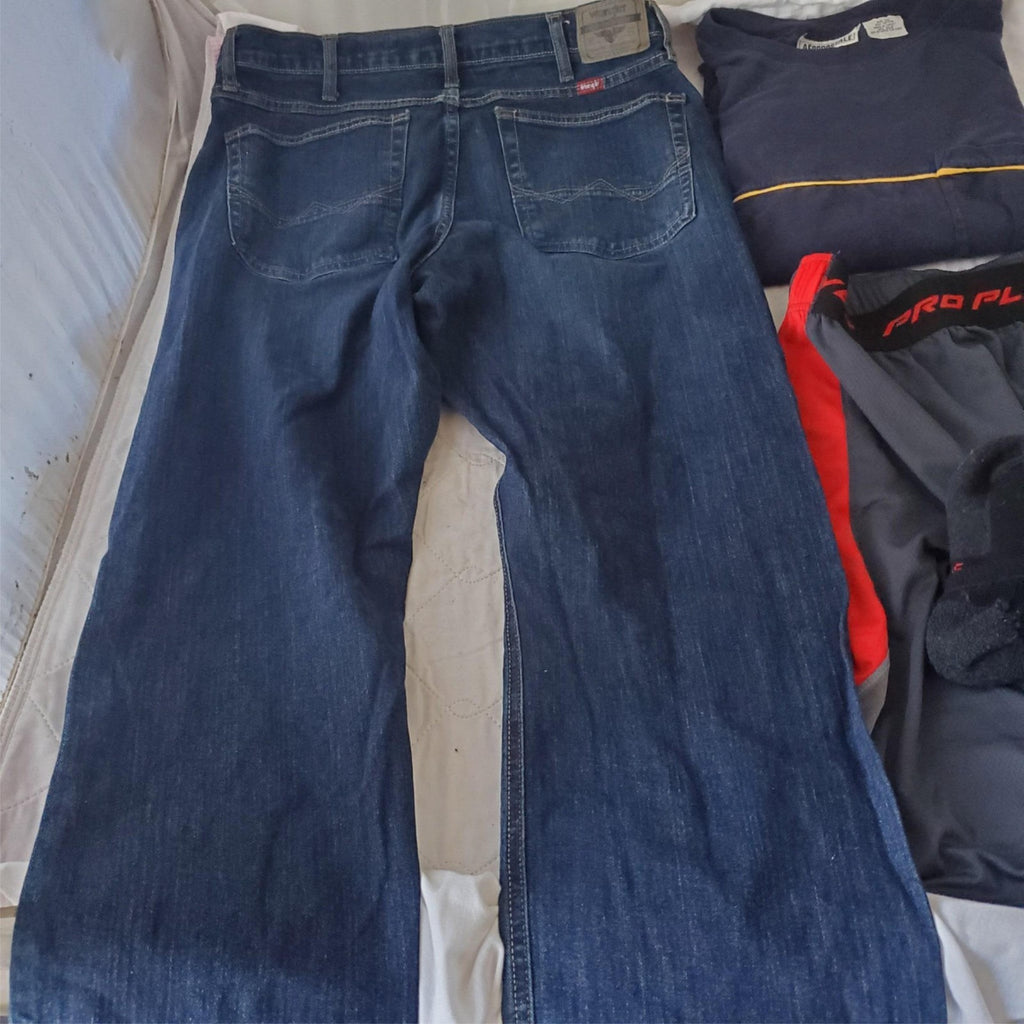 Lot of Assorted Multi Brand T-shirt, Jeans, Shorts & Socks Set