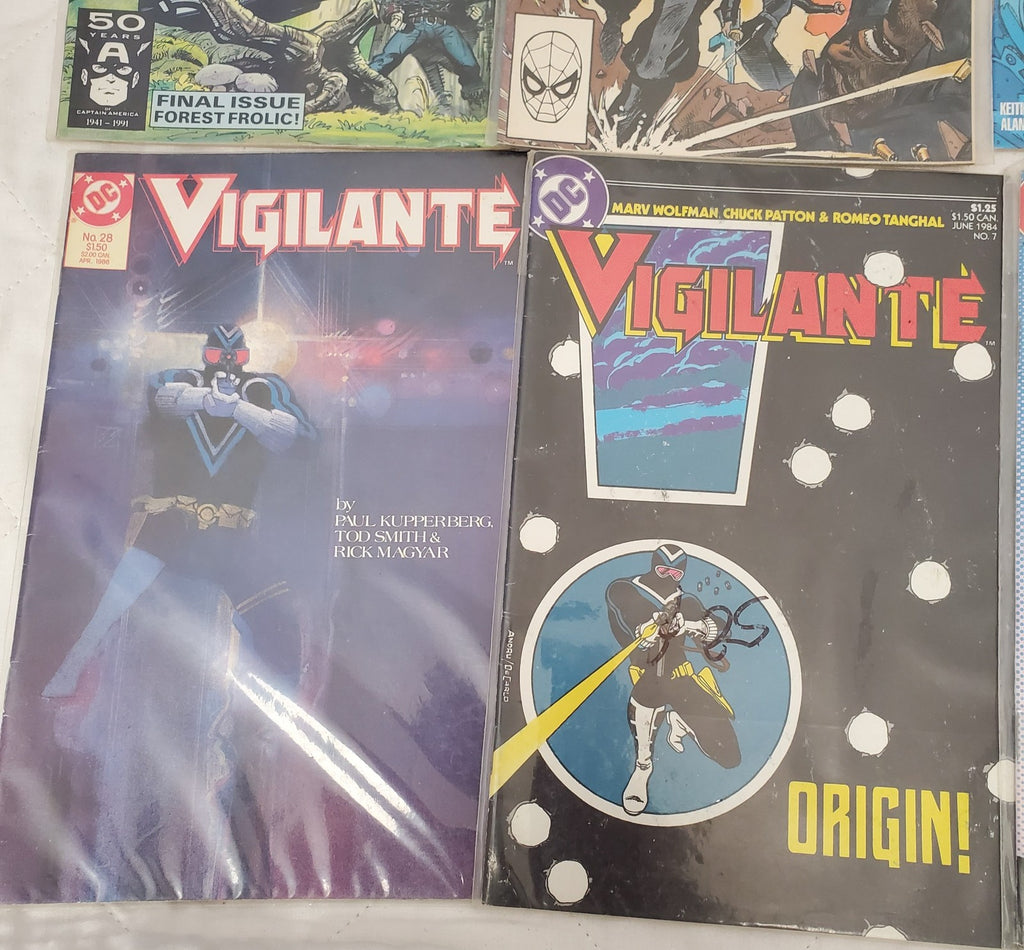 Lot of 12 Vampirella American Vampire Stalkers Lobo & Other Comic Books #14