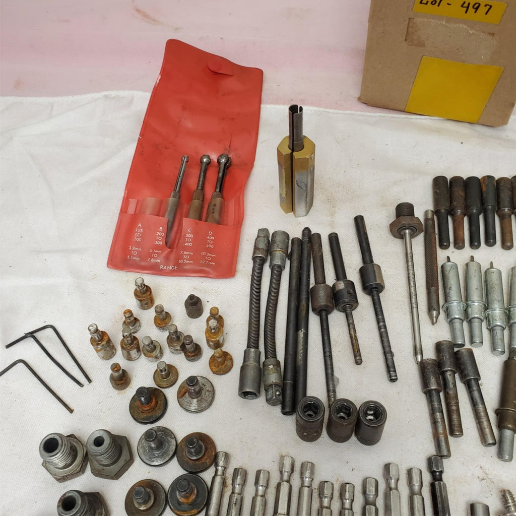 Lot of Assorted Drill Bits Ring Magnetic Nutsetter Threaded Metal Bolts LOT-497
