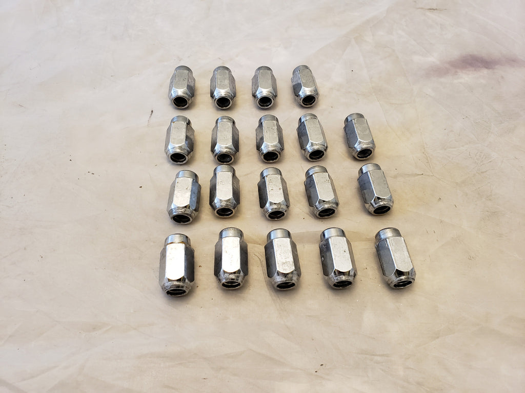 19 GMC Chevy Silverado Suburban Tahoe Avalanche Factory OEM Lug Nuts