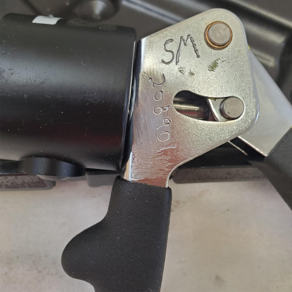 FSI D-100-RN Combination Hand Hydraulic Riveter Nutsetter Kit with Case LOT-474