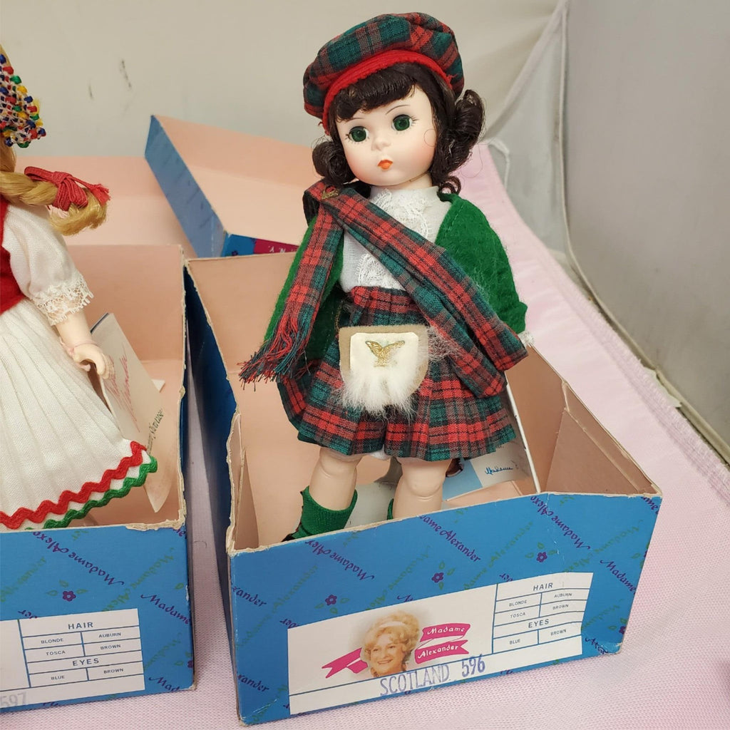 Set Of 4 Vintage Madame Alexander Miniature Showcase Series Dolls