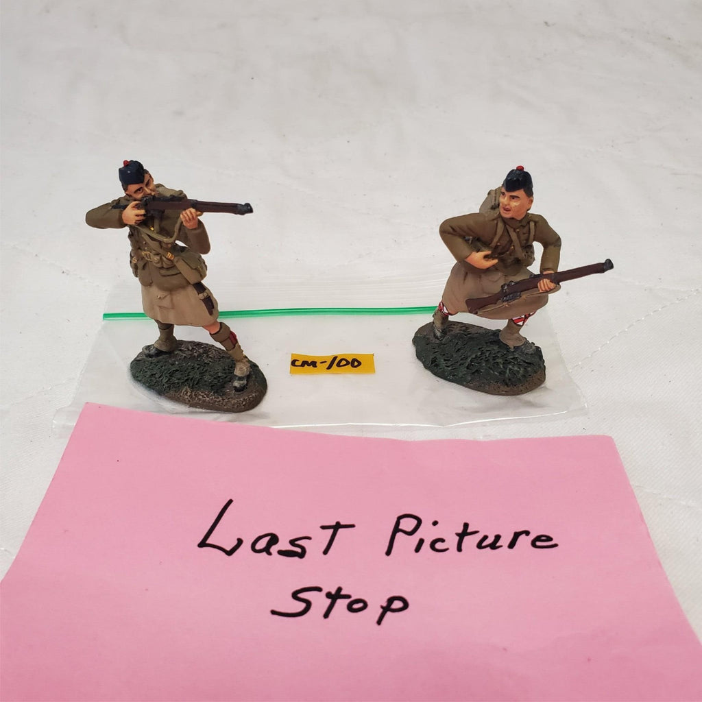Lot of 2 Hand Painted Metal Toy Soldier Shooting and Runner CM-100