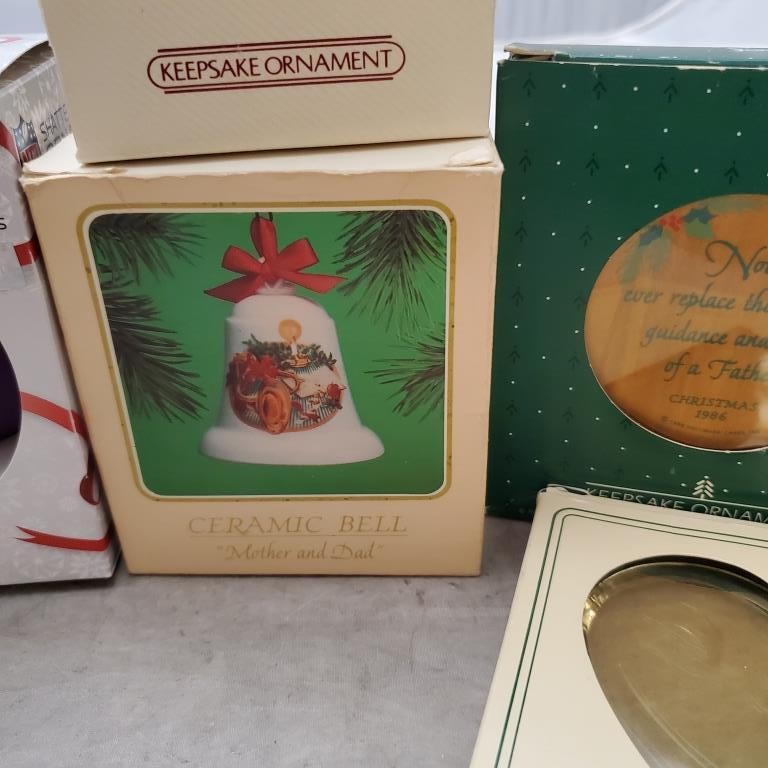 Hallmark Keepsake Cedar Waxwing Mother Christmas Collector's Series Ornament