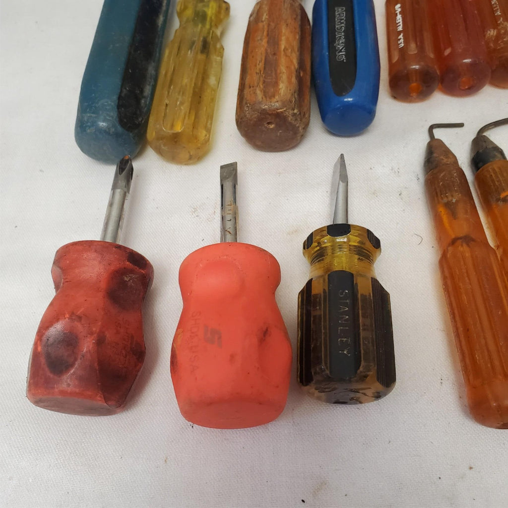 Lot of 21 Assorted Screwdriver Set & Nut Drivers LOT-339