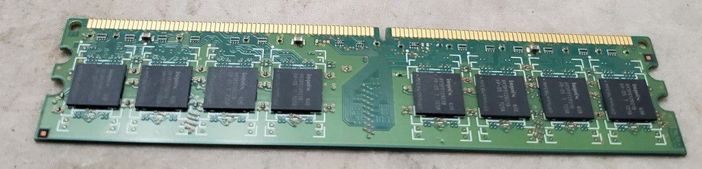 One Used Hynix 1GB 2Rx8 PC2-6400U-555-12 Korea 05 HYMP512U64BP8-S5- AB-T