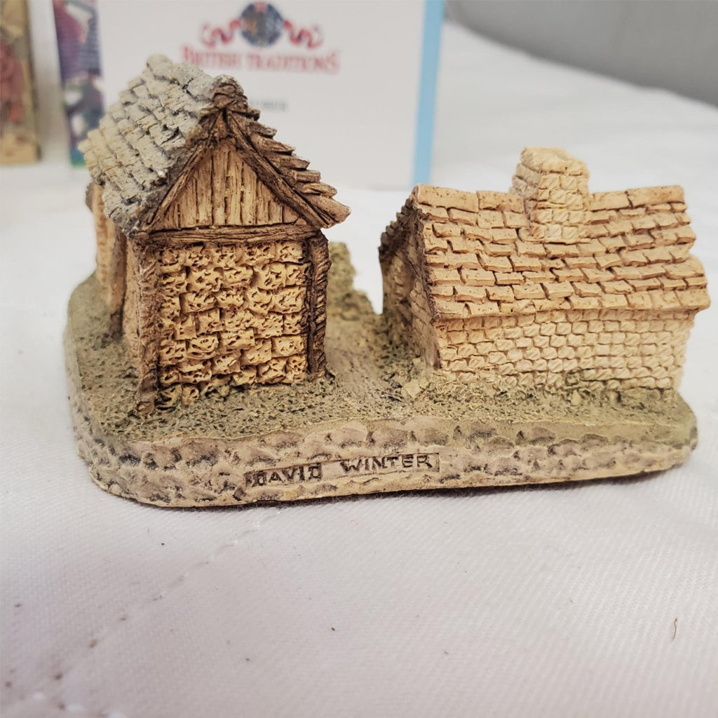 David Winter Cottages Lot of 2 Haybarn with Harvest Barn Harvest Festival Book