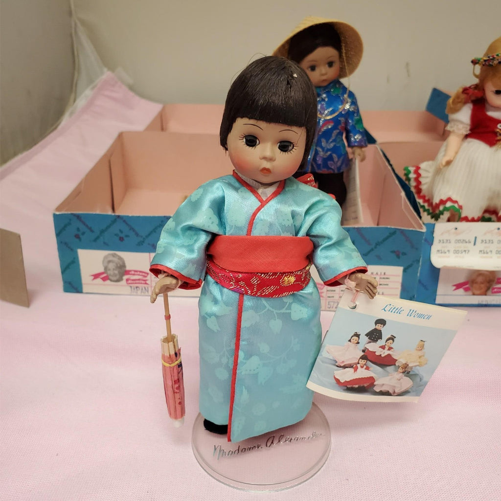 Set Of 4 Vintage Madame Alexander Miniature Showcase Series Dolls