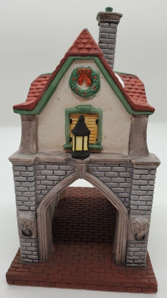 Gate House 1992 Department 56 Heritage Village Collection 5530-1 In Box