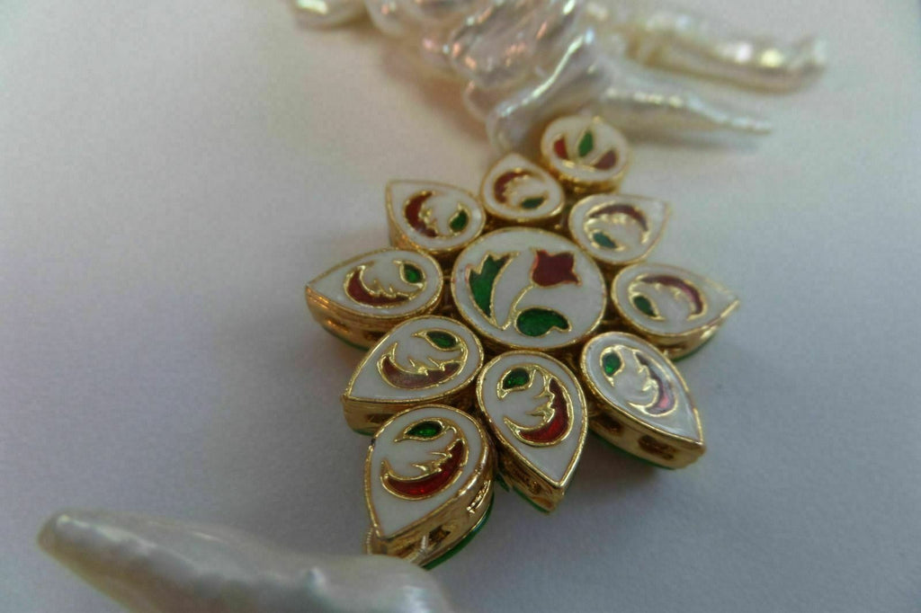 Glamorous Elongated Pearl Reversible & Adjustable Gold Yarn Necklace