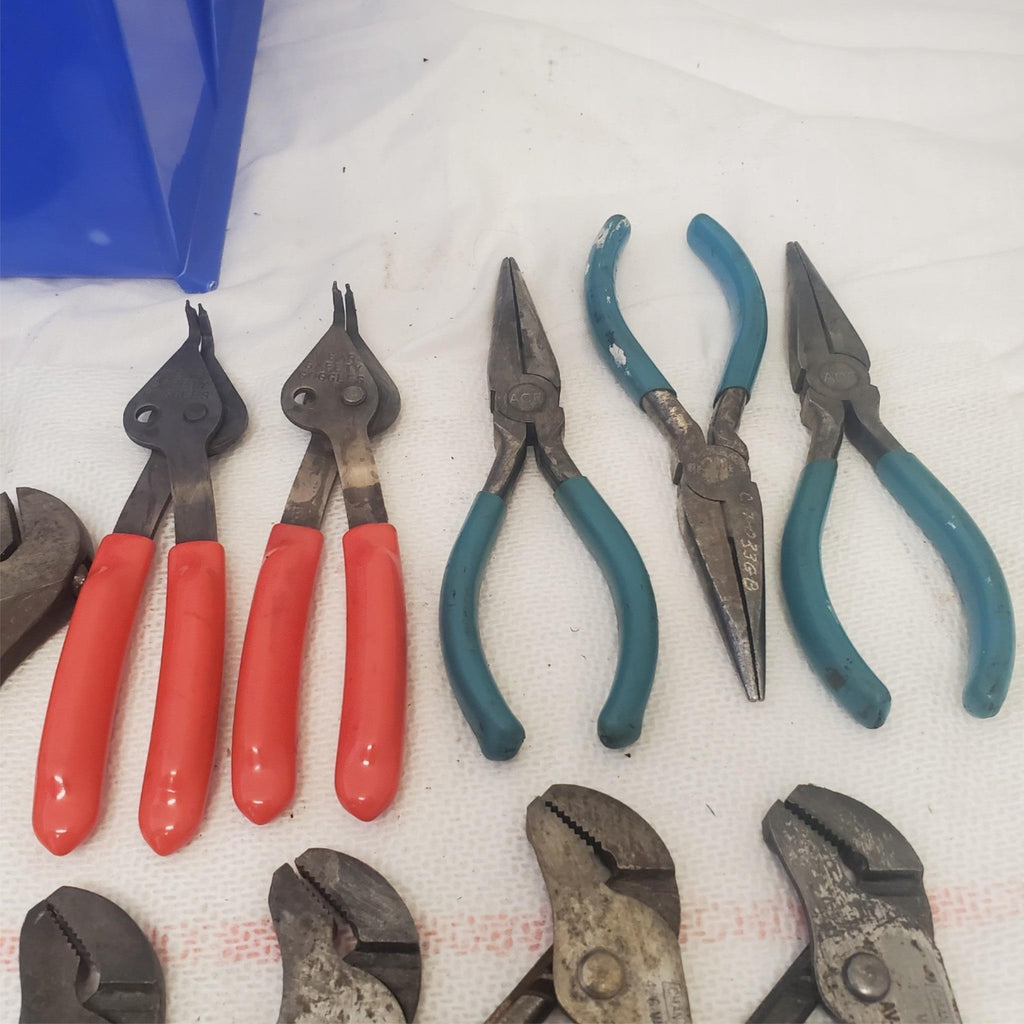 Lot of 13 Mixed Adjustable Pliers & Wrenches Grip Set LOT-71