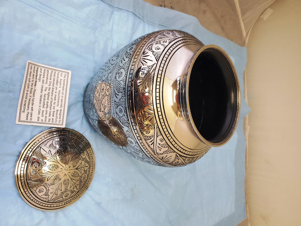 Modern Beautiful Design Handcrafted Urn for Human Ashes BA-629