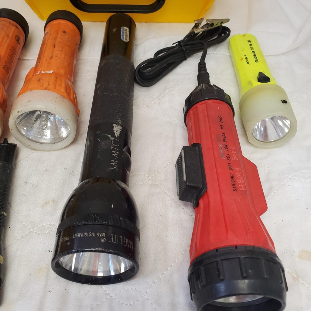Lot of 6 Assorted Flashlights Maglite Streamlight LOT-825