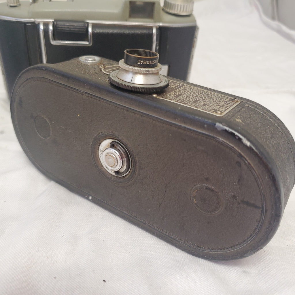 Lot of 3 Vintage Instamatic 304, Keytone 8 M.M & Kodak Tourist Camera