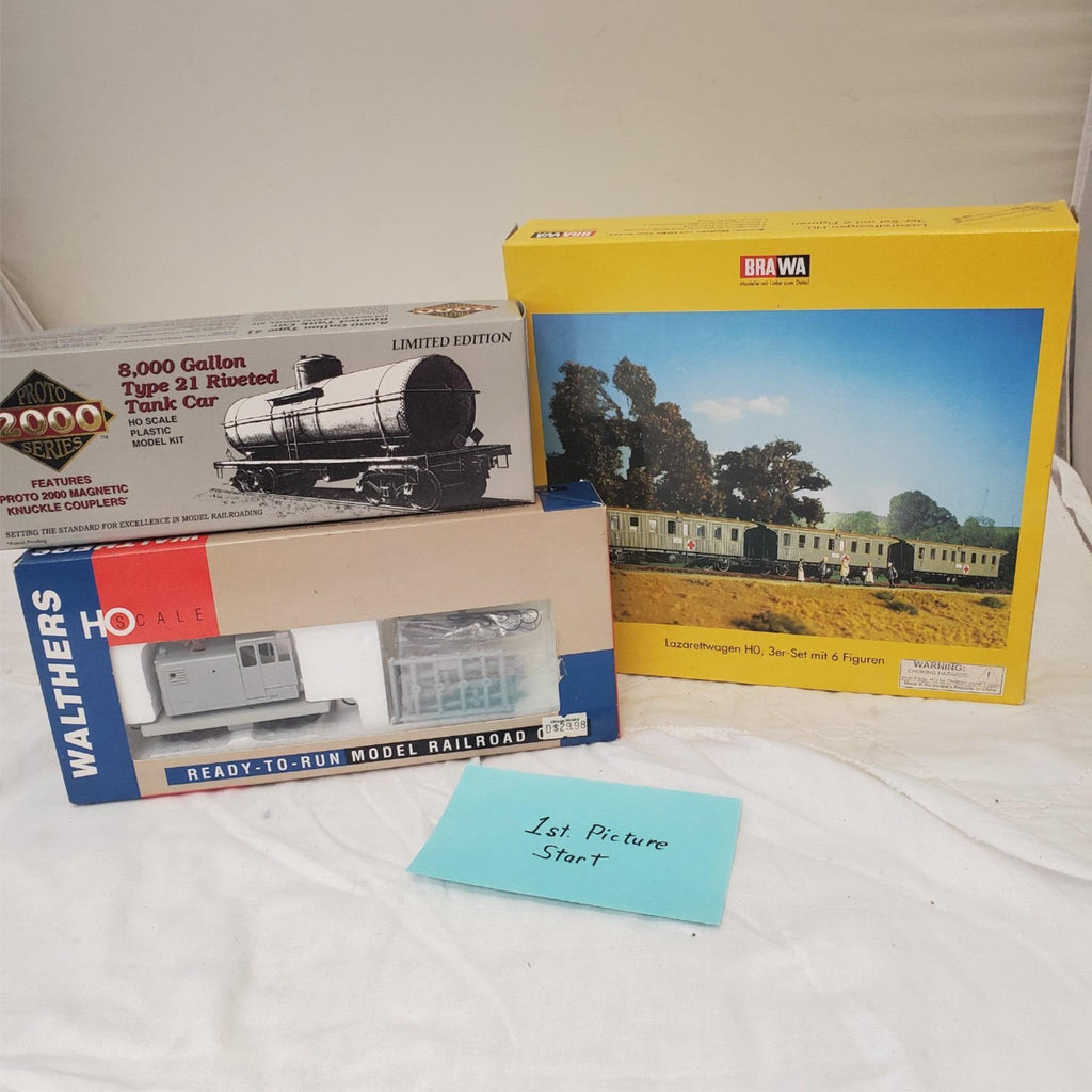 Lot of 3 Riveted Tank Car, Model Railroad & Brawa Lazarettwagen HO Set 