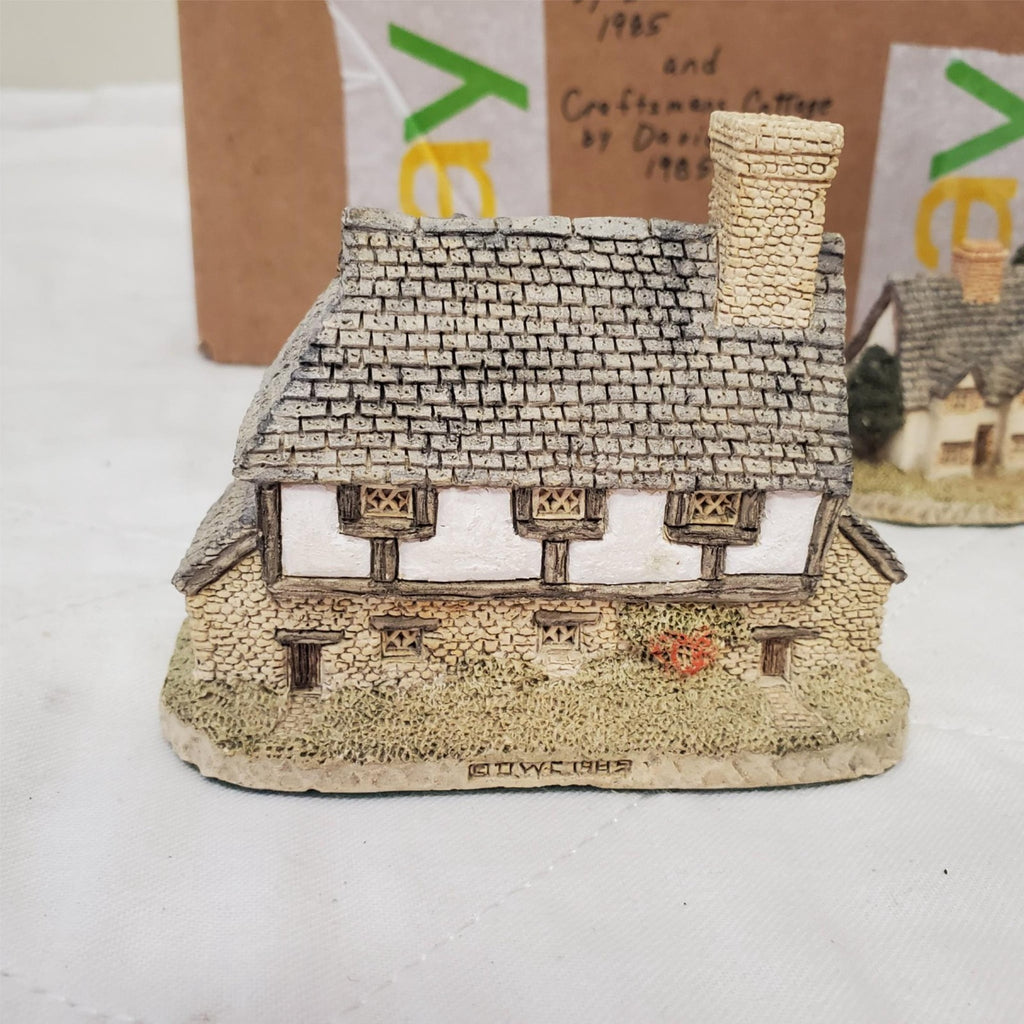 David Winter's Cottage Hogs Head Beer House 1985 & Craftsmens Cottages 1985