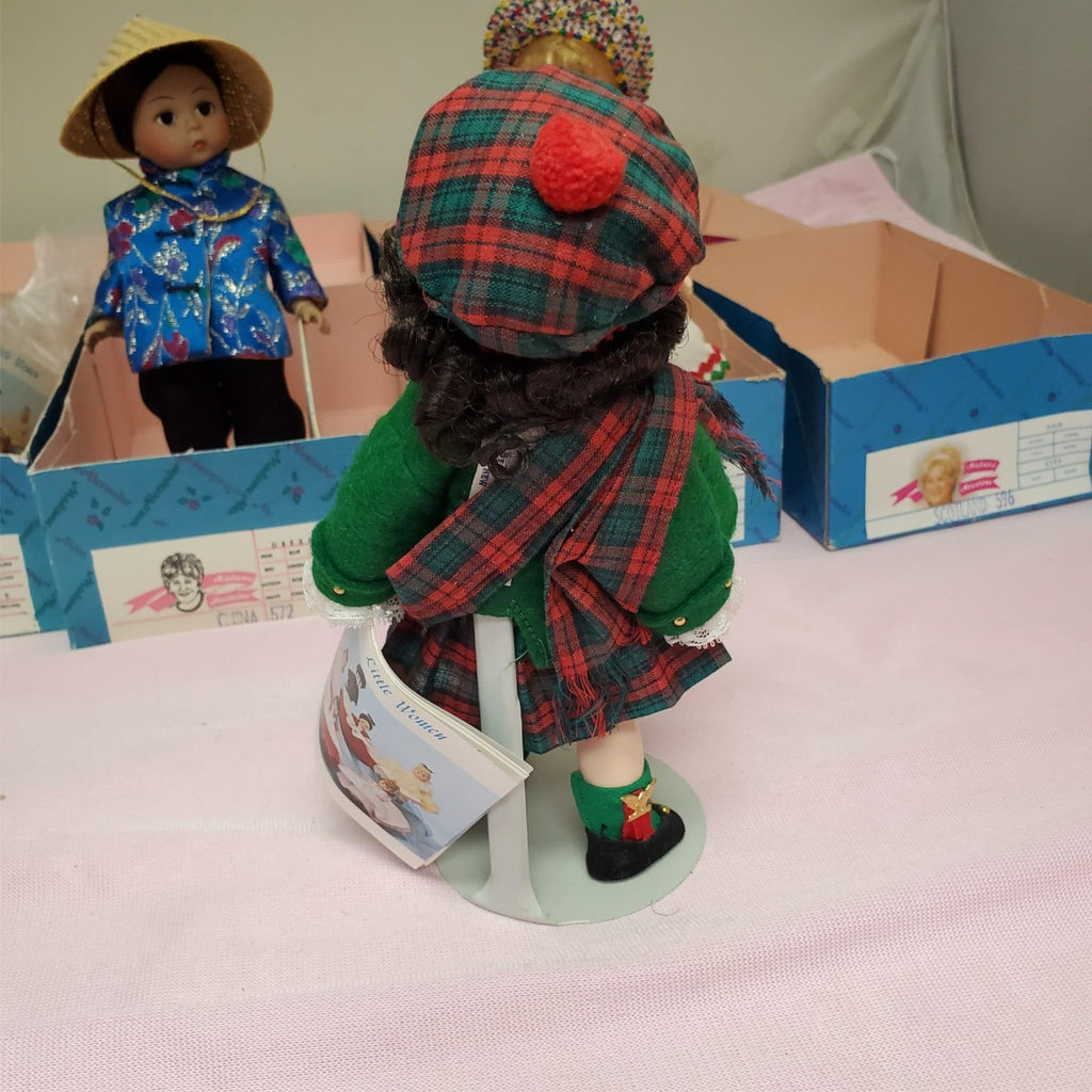 Set Of 4 Vintage Madame Alexander Miniature Showcase Series Dolls