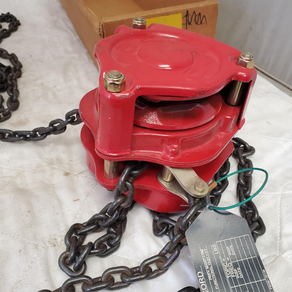 DAYTON Manual Chain Hoist: Hook Mounted 2,000lbs 15ft LOT 199