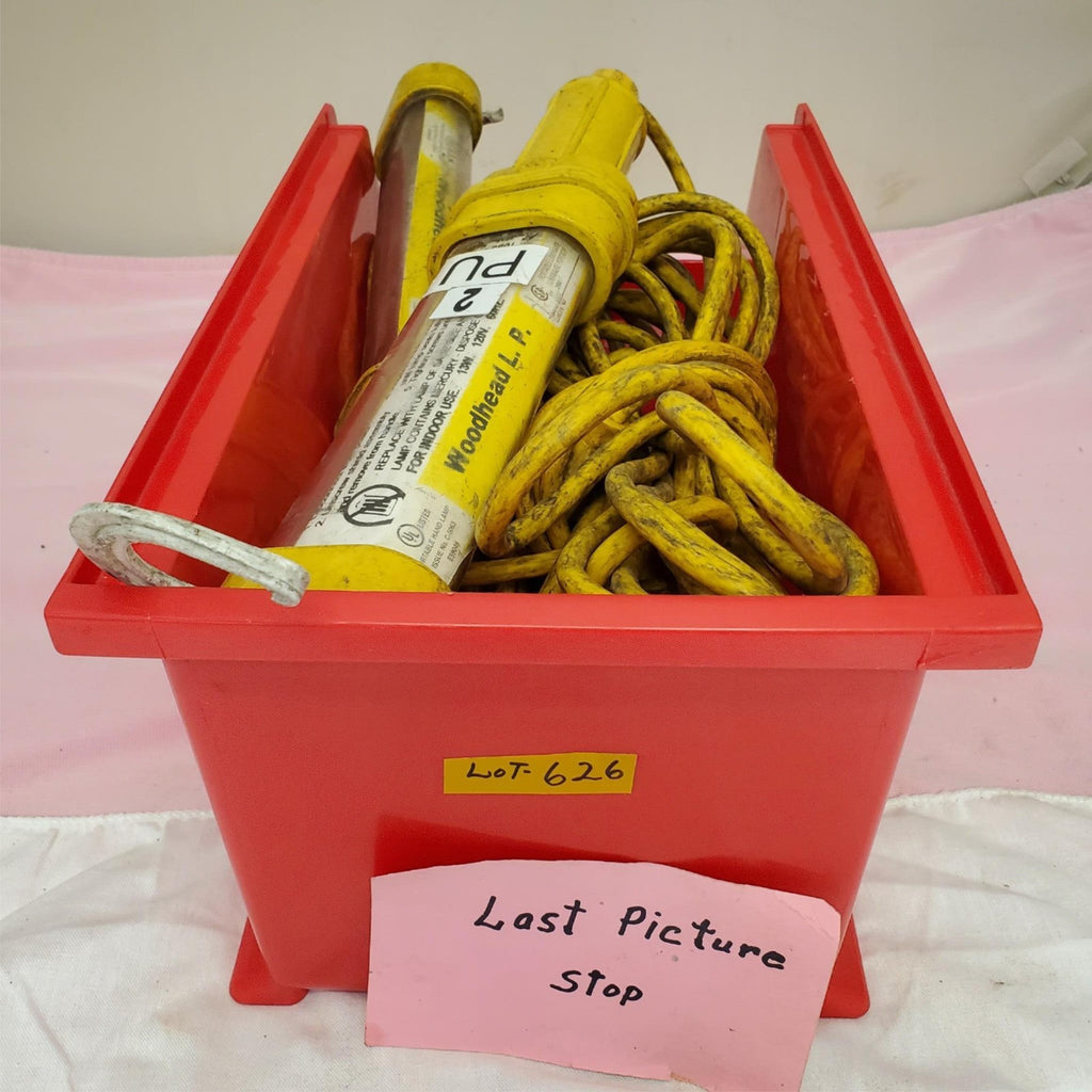 Lot of 2 Woodhead Portable 13W 120V Fluorescent Hand Lamp LOT-626