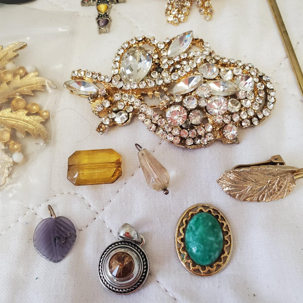 Lot of Assorted Various Brooch, Hair Clips, Pendent & Swiss Knife LOT-9