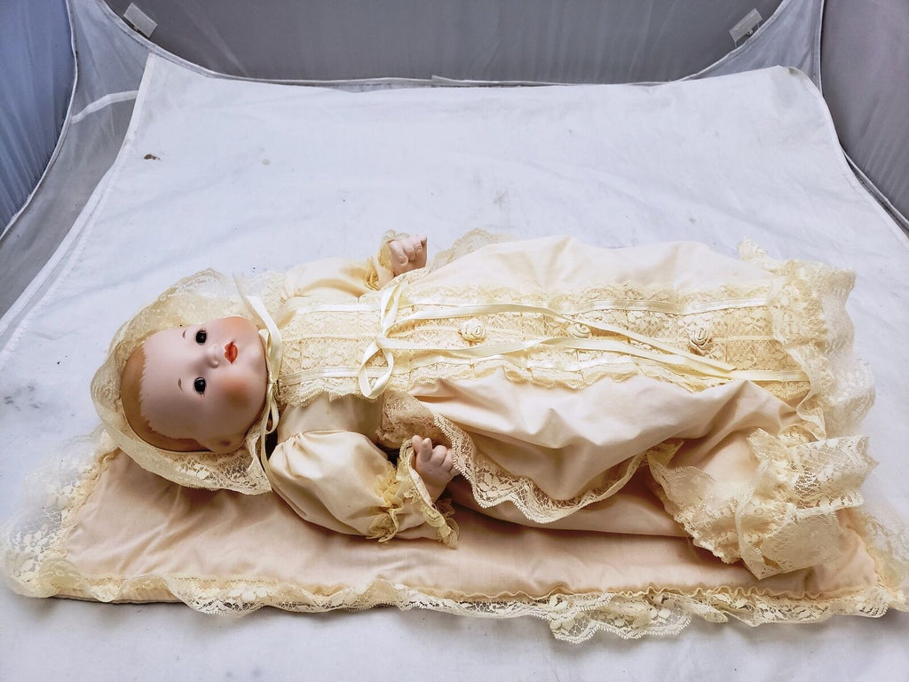 Vintage Original Heritage Dolls Porcelain Baby Bonnet Doll